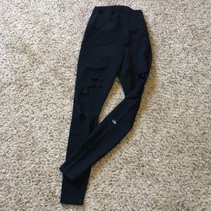 Alo High Wasited Ripped Warrior Legging Small